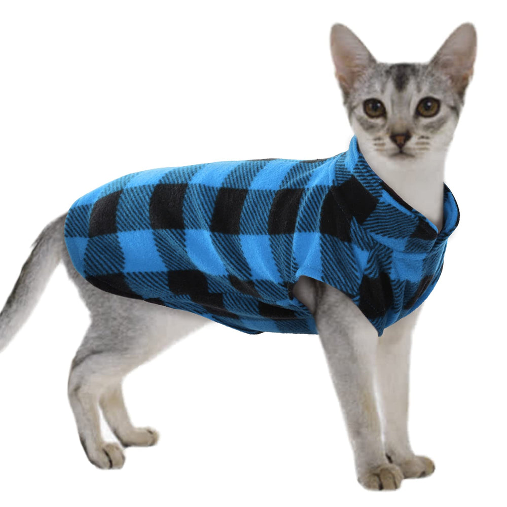Kuoser model wearing fleece vest demonstrates comfortable mobility