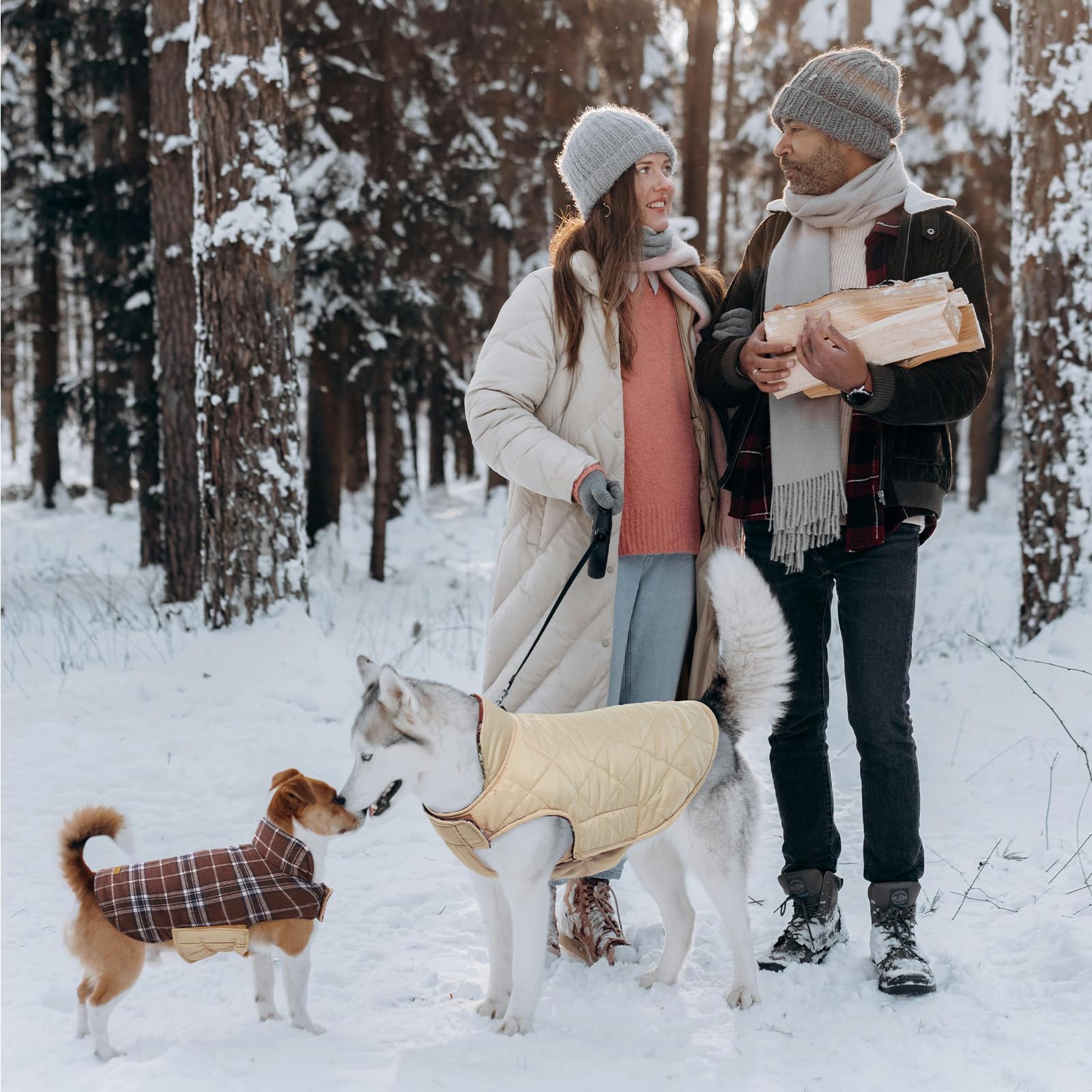 Kuoser vintage plaid brown pattern adds classic style.