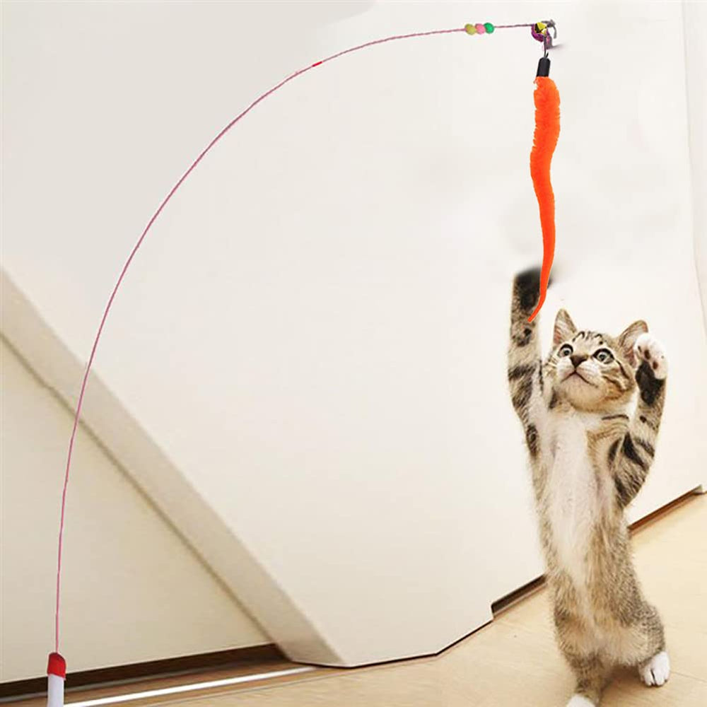 KuuGuu rustling sound worm in motion attracting a cat