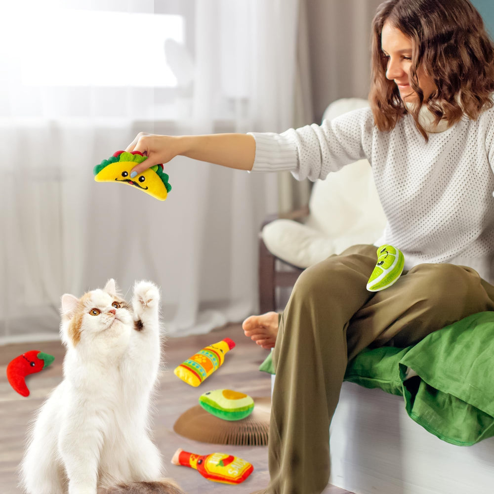 L1rabe taco catnip toy adds variety for solo play and exploration.