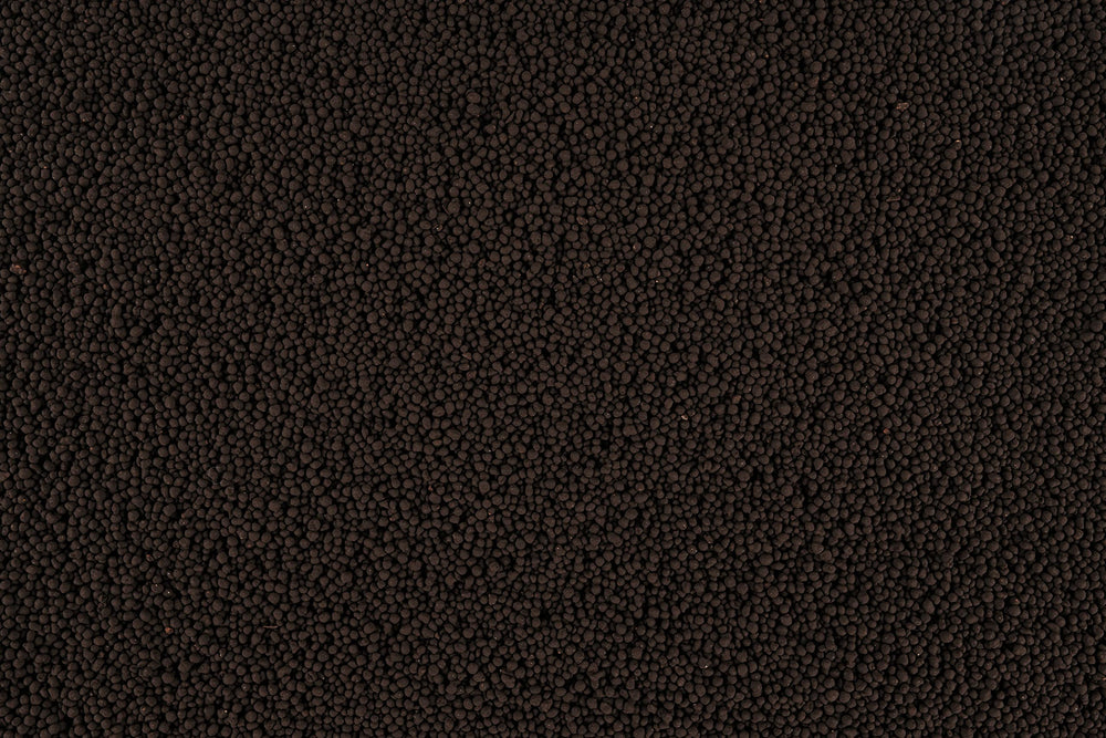 LANDEN shrimp-friendly substrate image suggests soft water and comfortable habitat for shrimps.