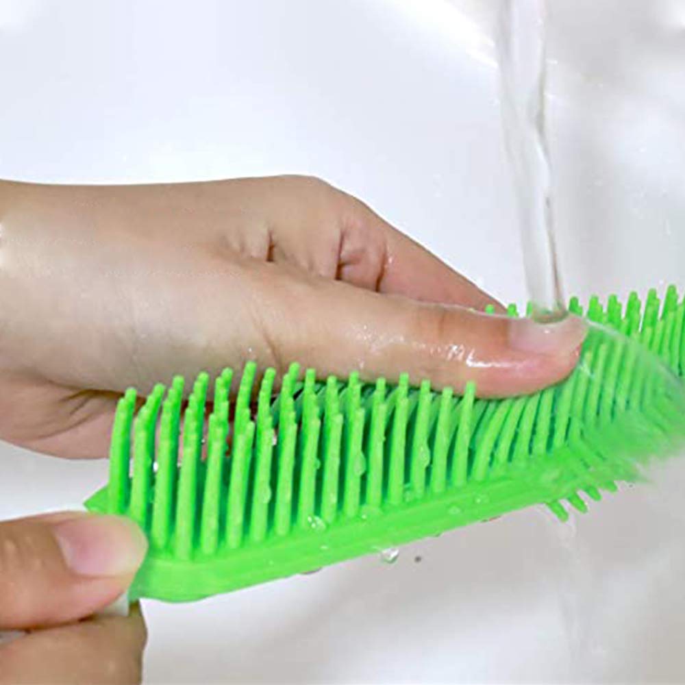 LandHope pet hair removal tool on clothes demonstrates gentle, safe lint lifting.