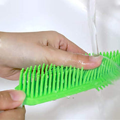 LandHope pet hair removal tool on clothes demonstrates gentle, safe lint lifting.