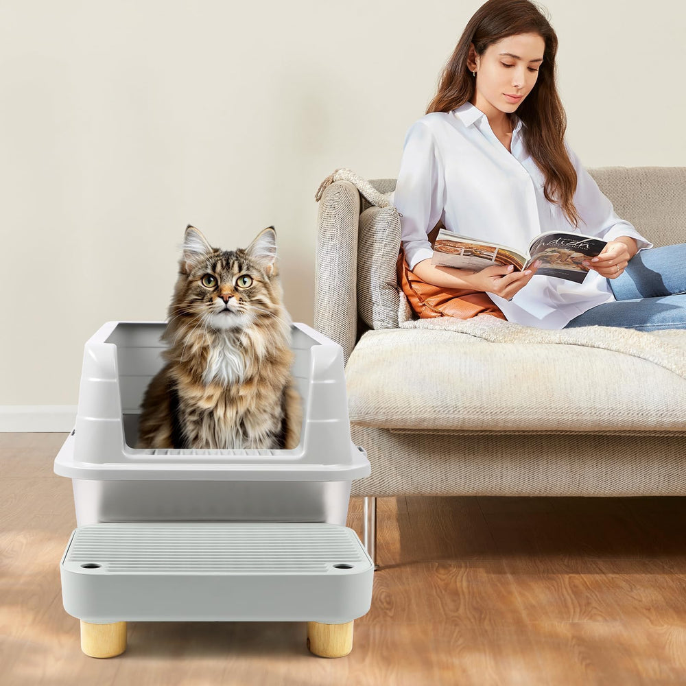 Lanstics litter box step anti-tracking concept helps reduce scattered litter.