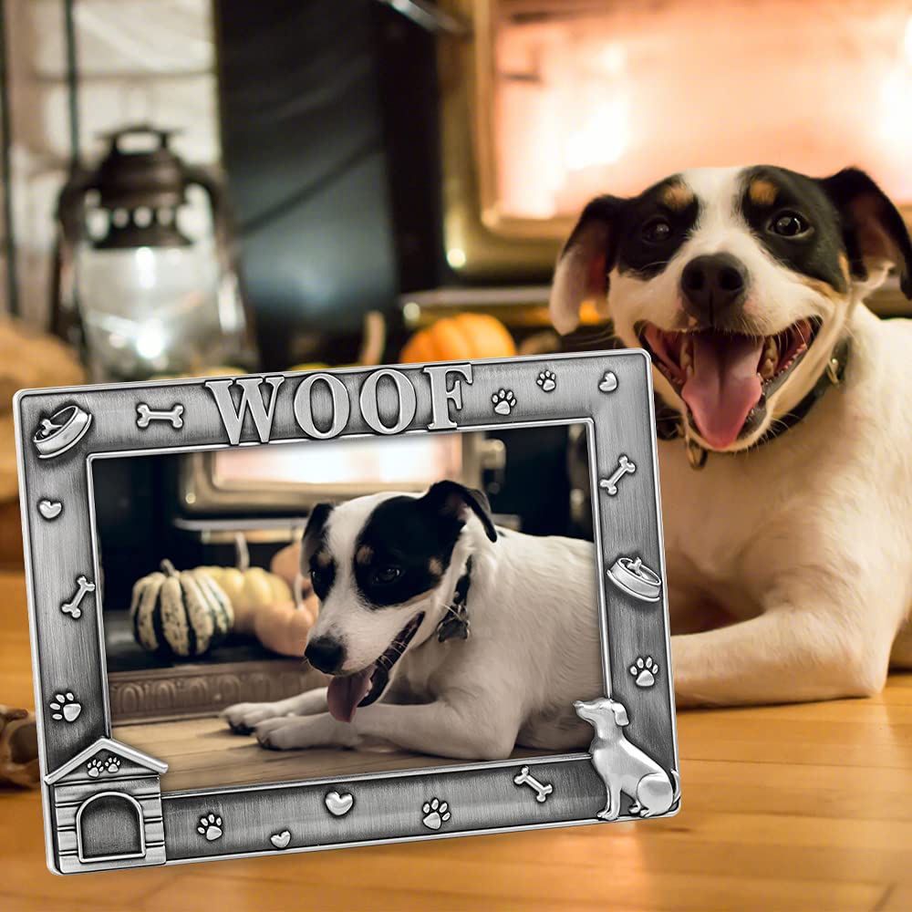 LASODY Tabletop frame keeps dog pictures within reach on shelves.