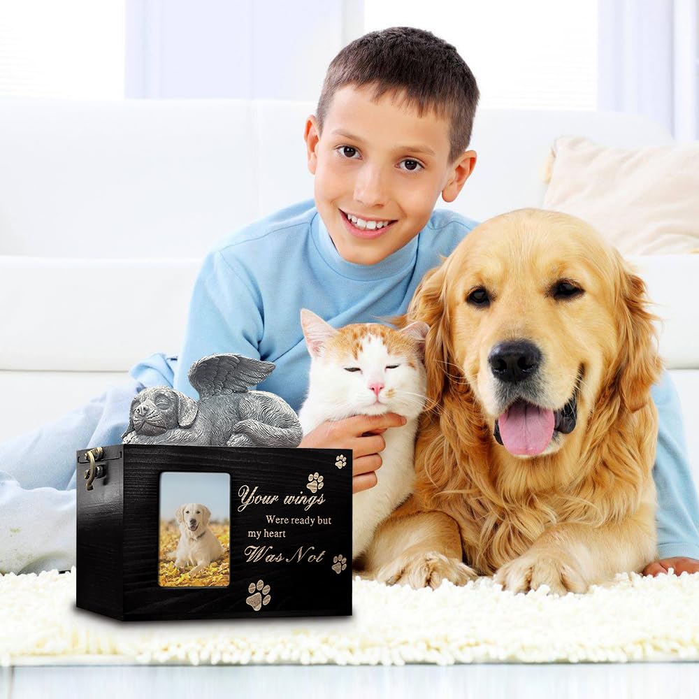 LAZYESTHER dog-urn-remembrance-gift-feature makes a thoughtful pet memorial for loved ones
