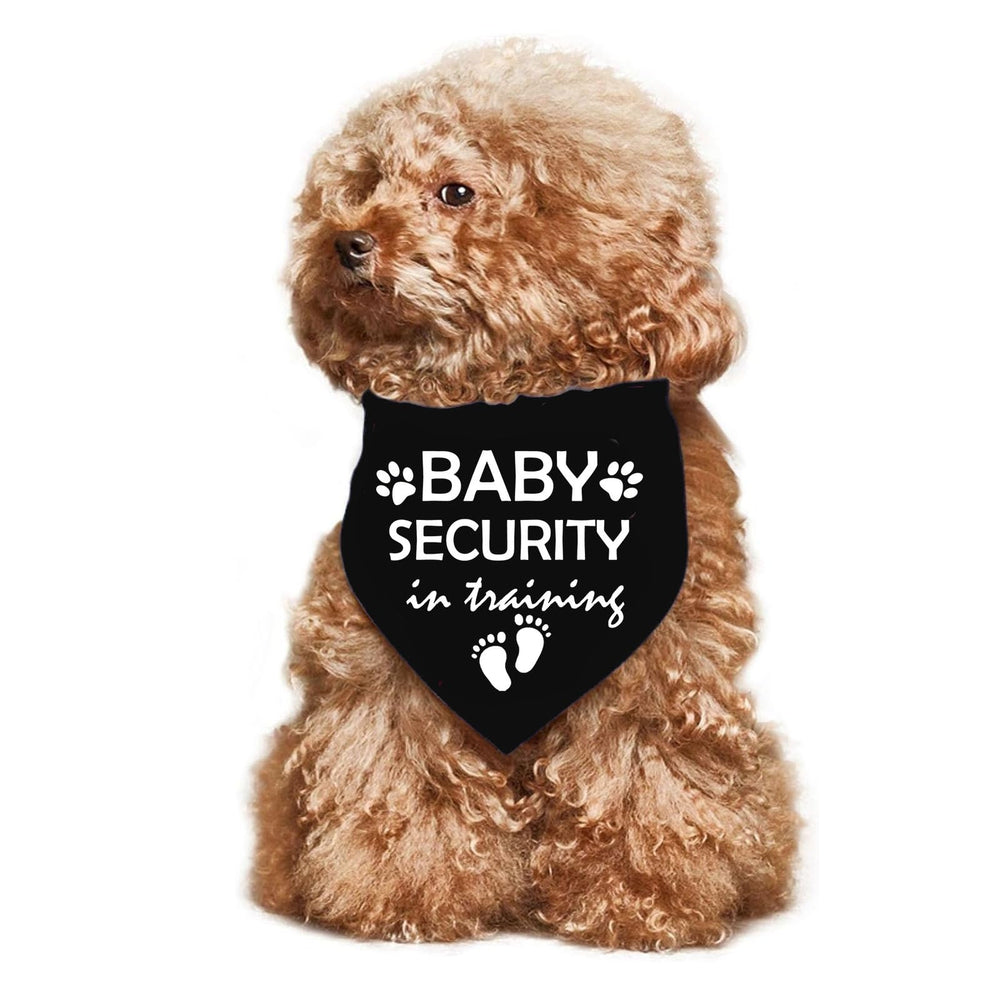 Lcekterur pregnancy-reveal-dog-bandana in a family portrait with bold print