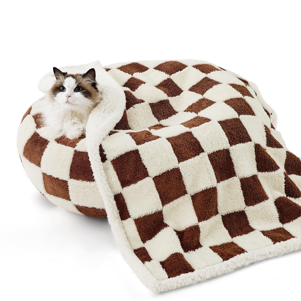 LE SURE machine-wash-friendly blanket simplifies cleaning after muddy adventures