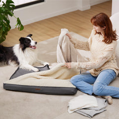 LE SURE XL two-sided design with sherpa and oxford fabric offers all-season comfort