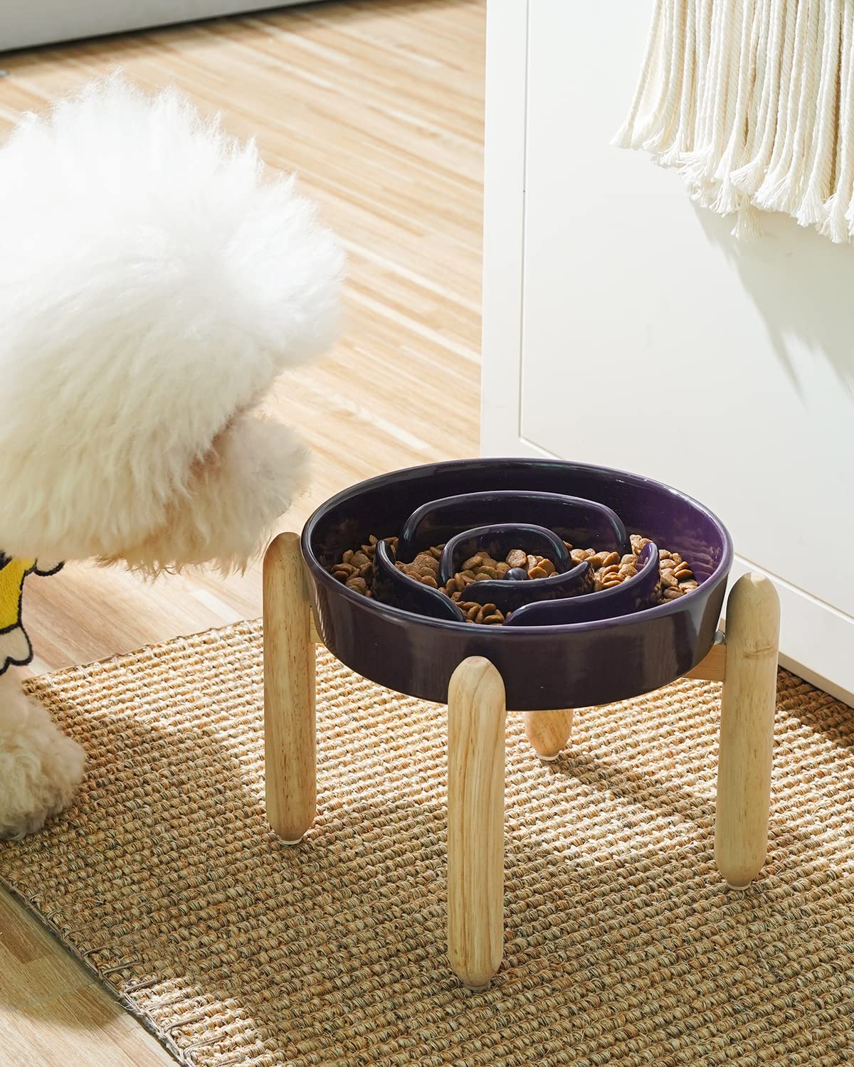 LE TAUCI ceramic bowl with maze pattern prevents rapid gulping during meals