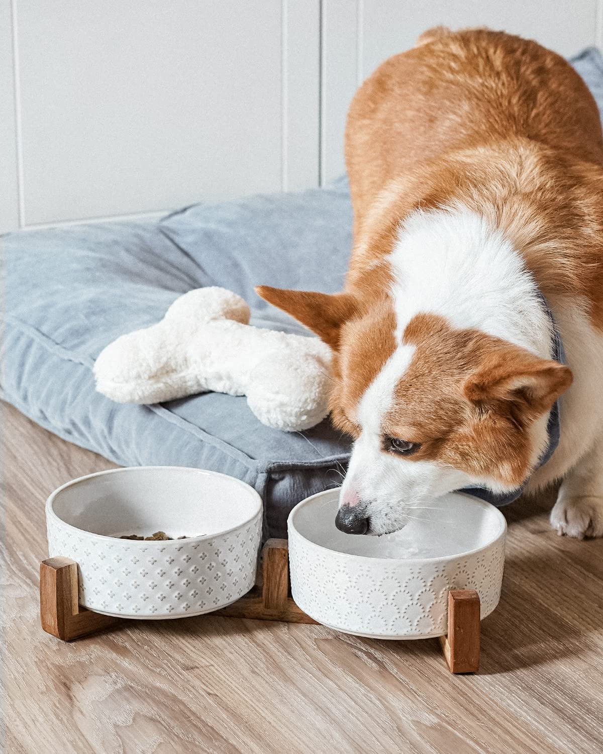 LE TAUCI non-slip base keeps bowls steady during meals