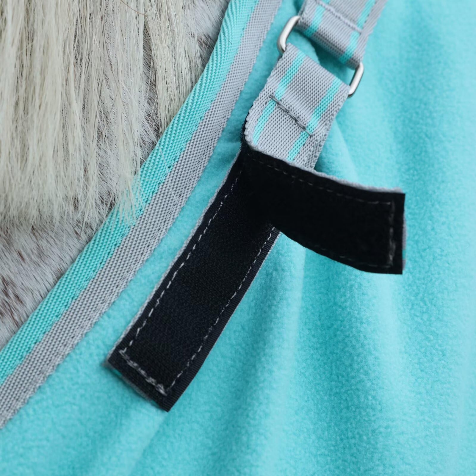 LEAFOREST adjustable-chest-buckle ensures a secure, slip-free fit.