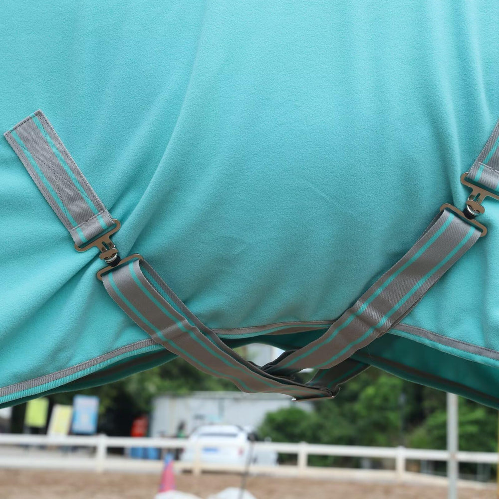 LEAFOREST crisscross-belly-straps prevent movement during activity.