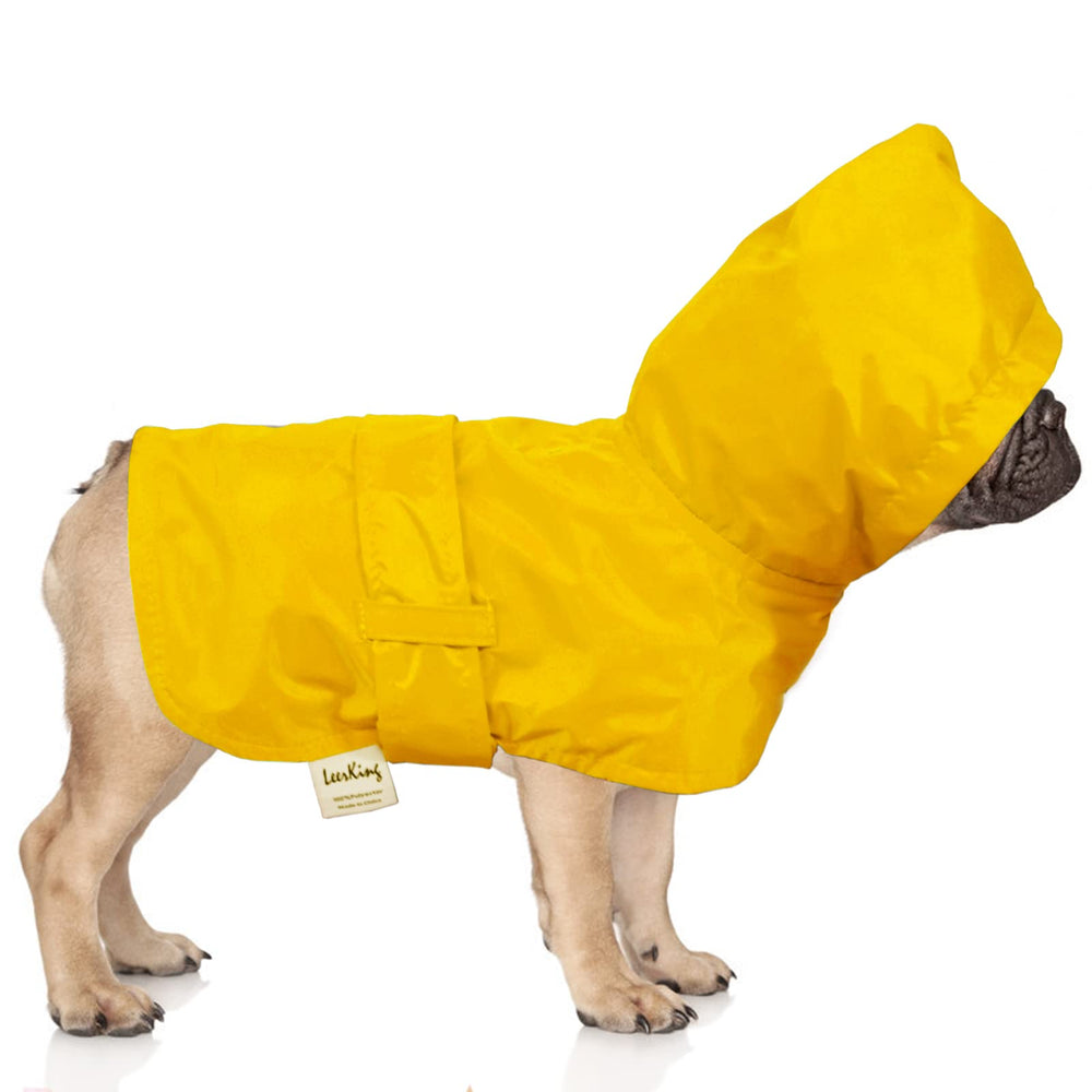 LeerKing high-visibility yellow coat enhances safety during rainy walks.