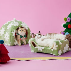 LE SURE 2-in-1 cat bed transform demonstrates versatile comfort for lounging or retreat.