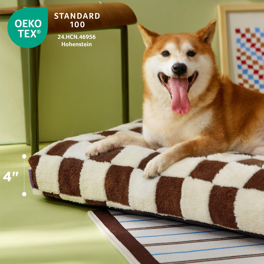 LE SURE dog bed anti-slip bottom keeps it securely placed on floors.