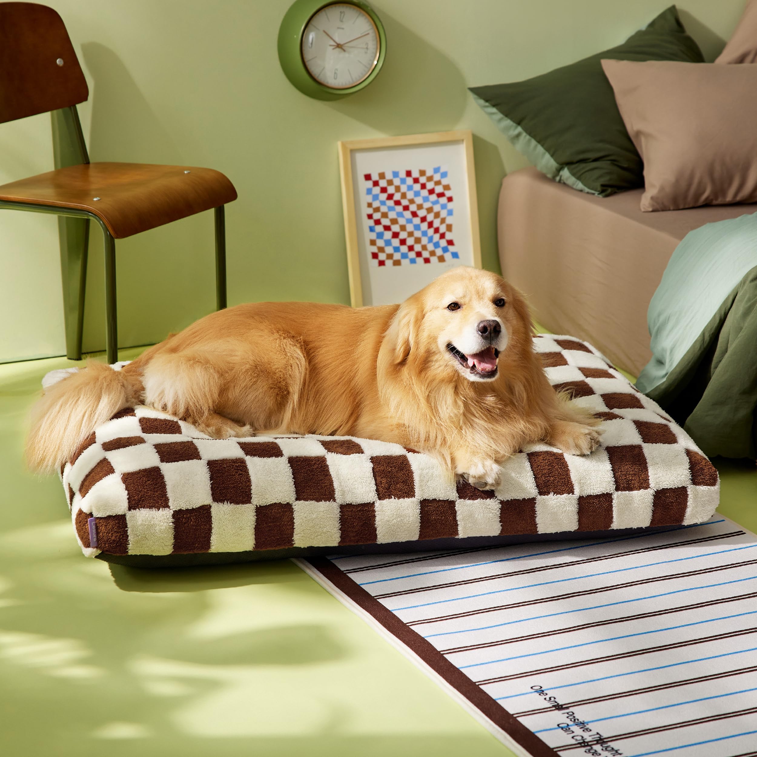LE SURE indoor-ready bed suits crates or as a standalone lounge.