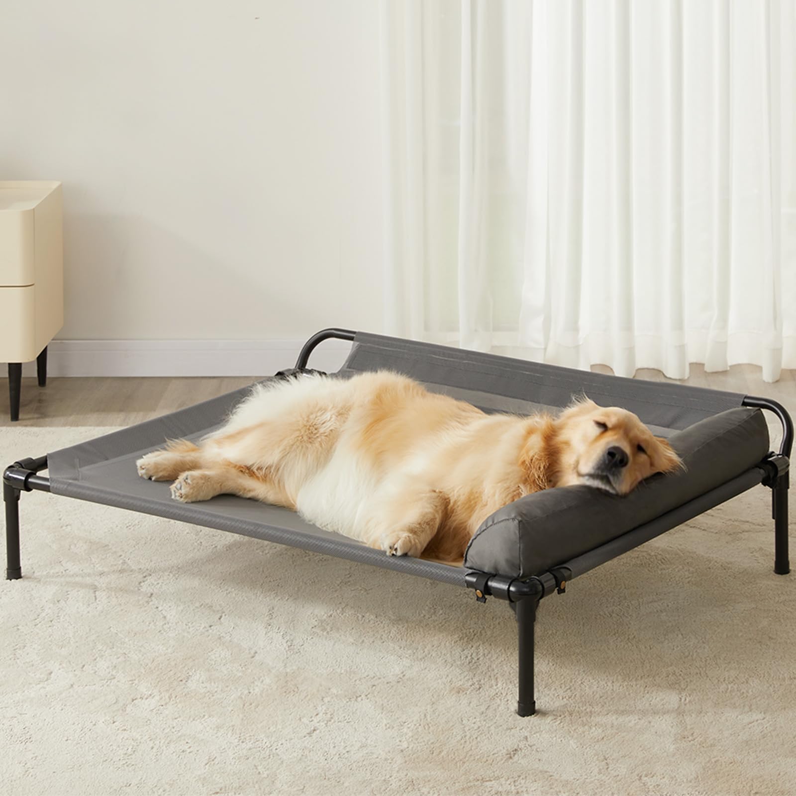 LEXTRO assembly view shows quick, one-person setup for outdoor-ready comfort.