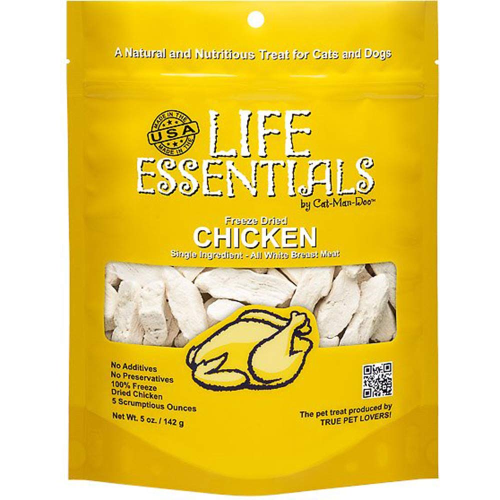 Life Essentials by Cat-Man-Doo freeze-dried chicken bag front highlights grain-free, all-natural treat.
