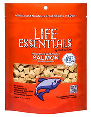LIFE ESSENTIALS CAT-MAN-DOO salmon-cubes treat; crunchy texture for kibble toppers.