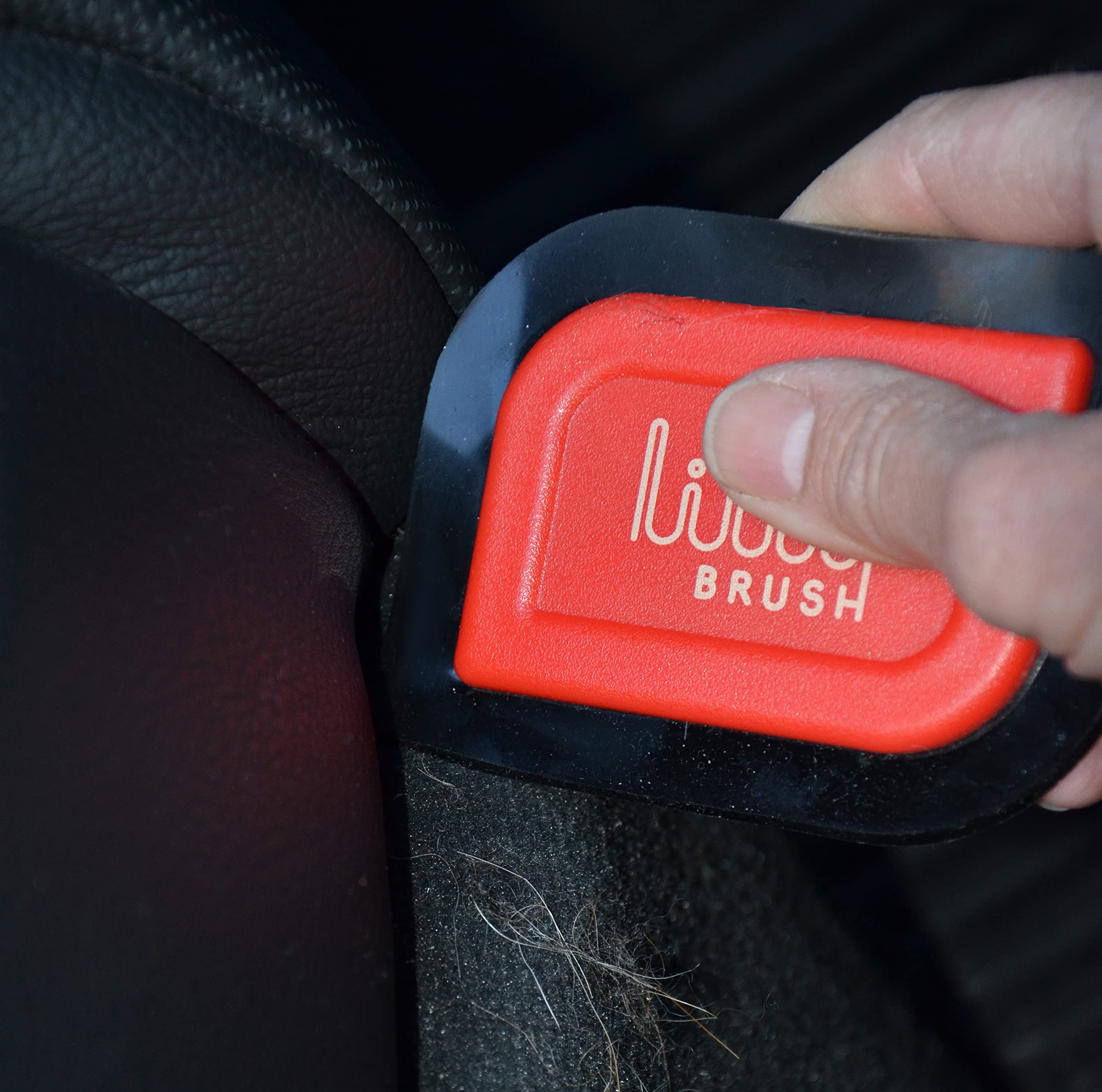 Lilly Brush Mini Pet Hair Detailer removes lint without harsh chemicals.