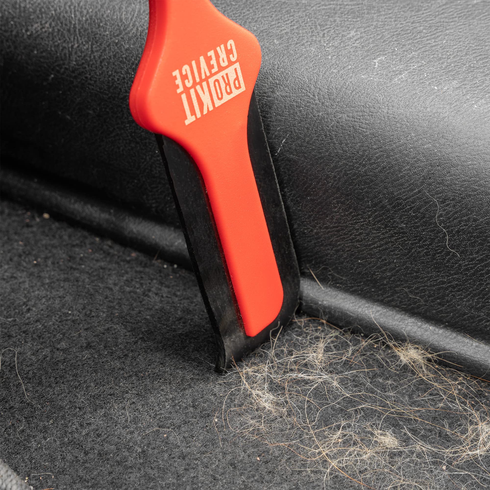 Lilly Brush Pro safe on fabrics with gentle rubber blades test