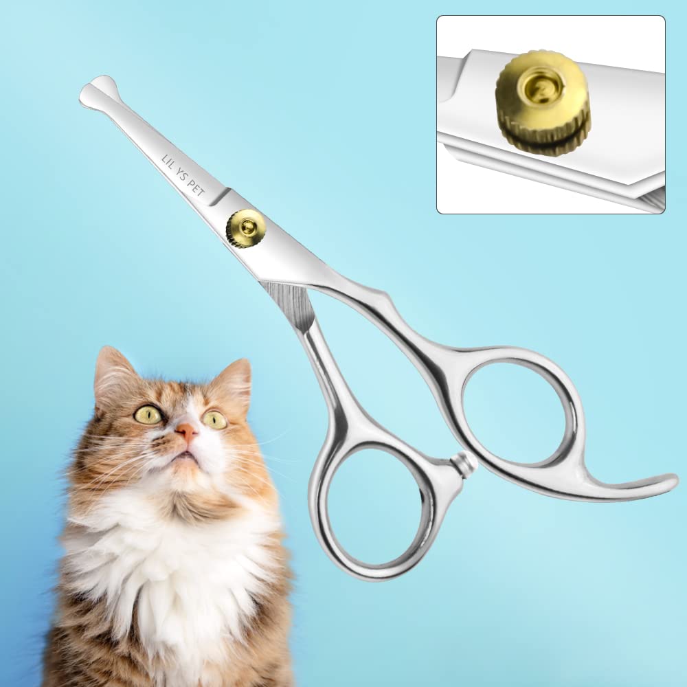 LILYS PET 5.0 round-tip scissors nose-area trimming in action