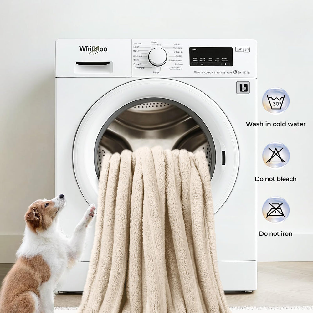LINENLUX blanket ready for machine washing for easy cleaning.