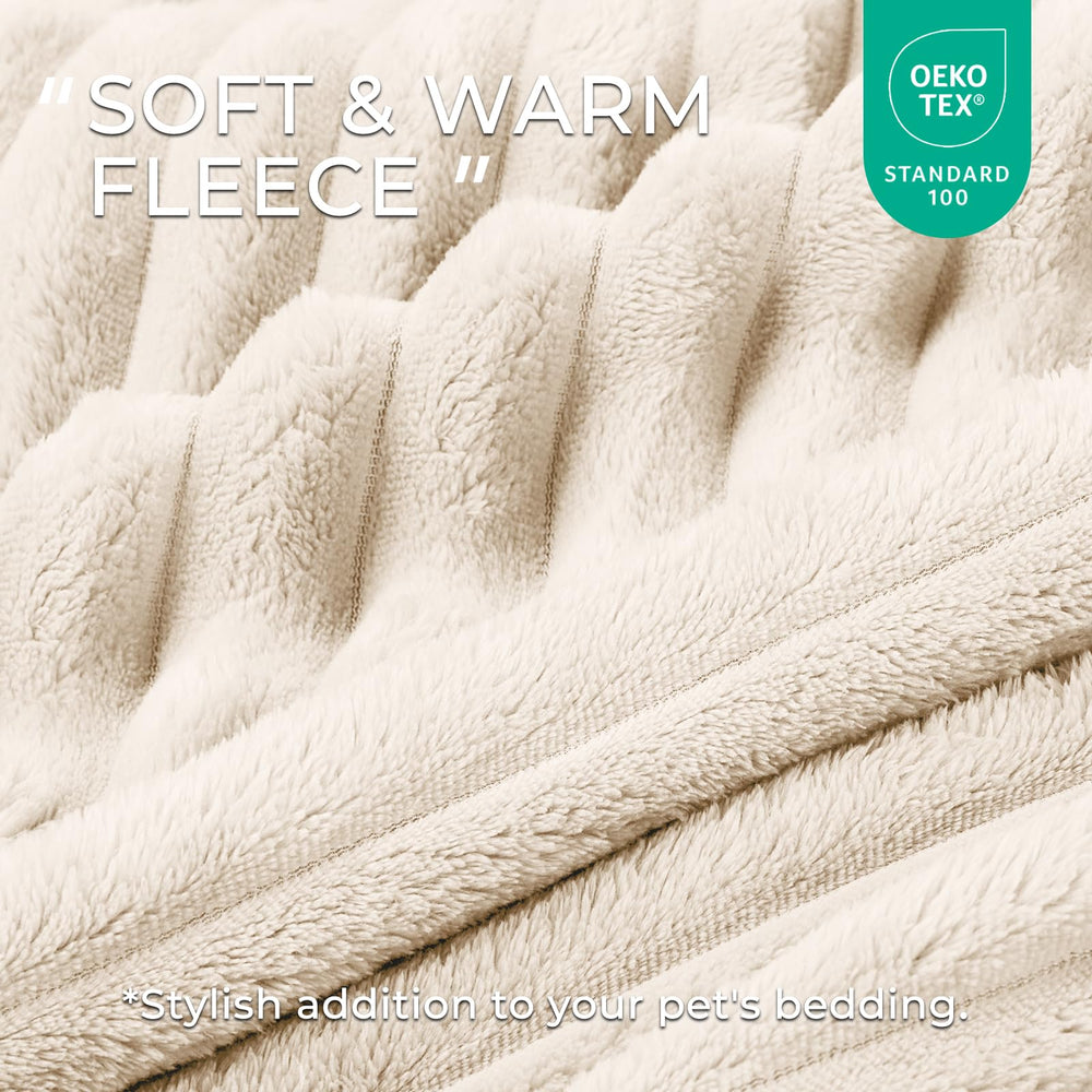 LINENLUX blanket on a resting pet highlighting warm, cozy comfort.