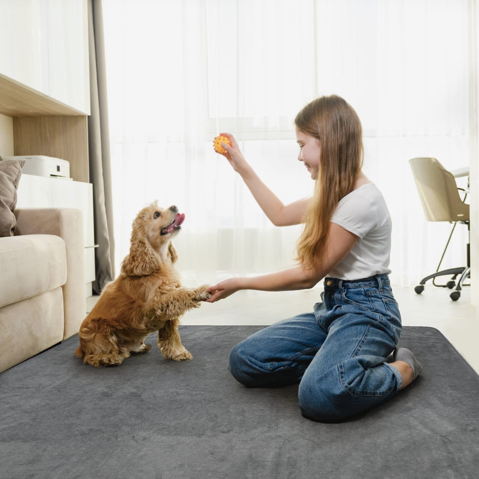 LOOBANI pad helps tiny puppy paws grip and crawl comfortably