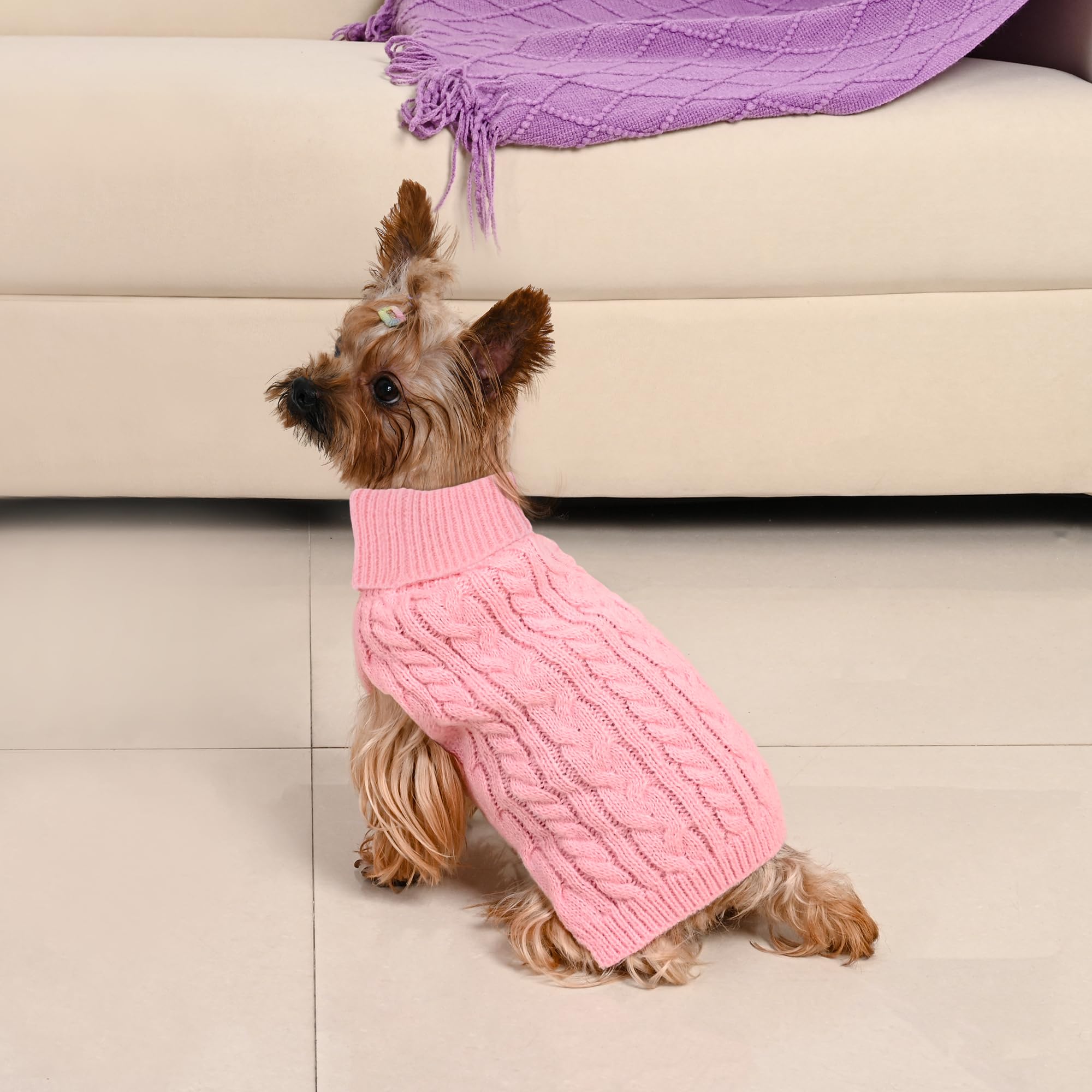 Lorehelina care tag indicates machine washable and low-maintenance care