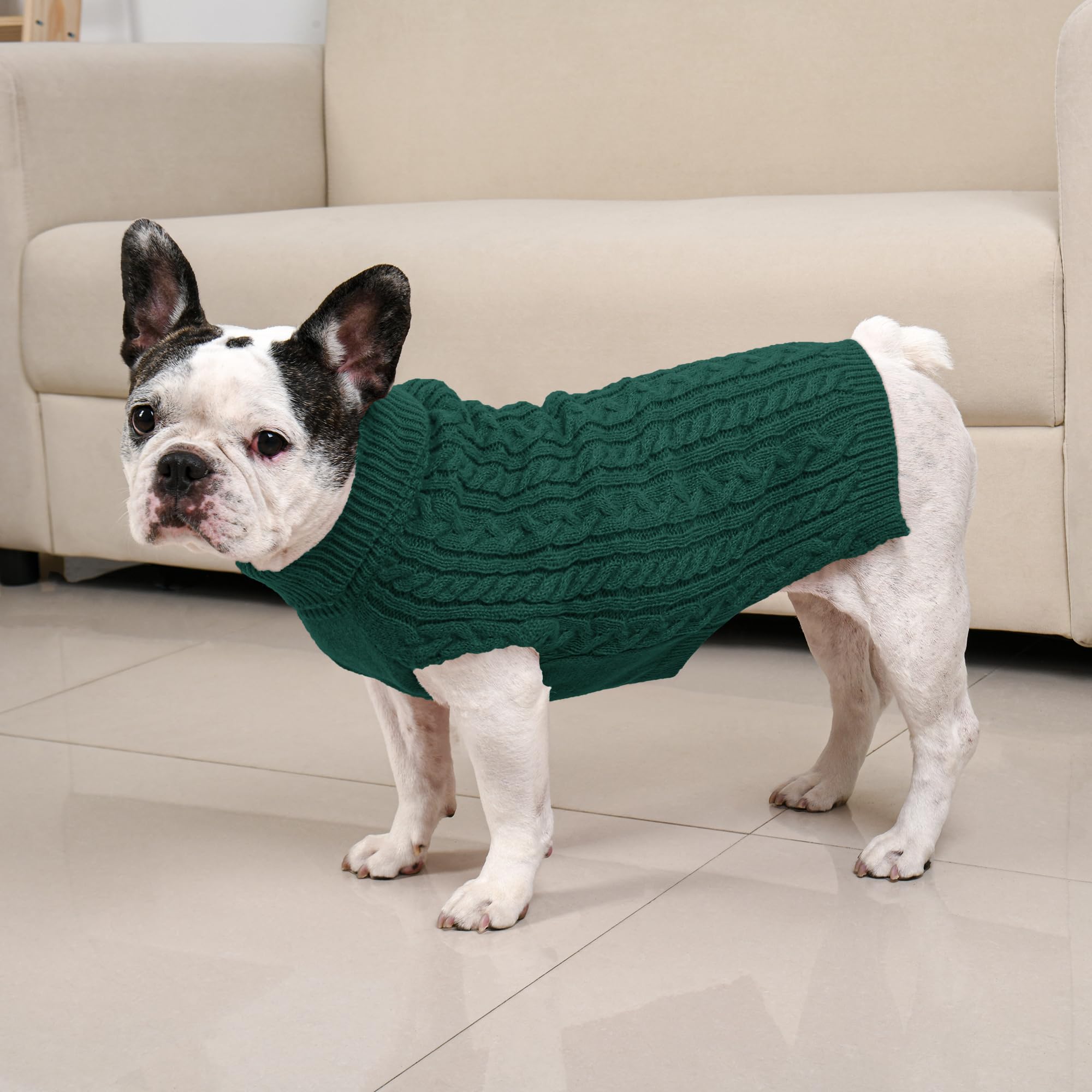 Lorehelina closed-neck sweater demonstrates cozy neck coverage and secure fit