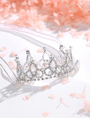 Lovelyshop Pet Series crown on pet during Halloween or party look