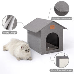 Love's cabin removable mat is machine-washable for easy cleaning.