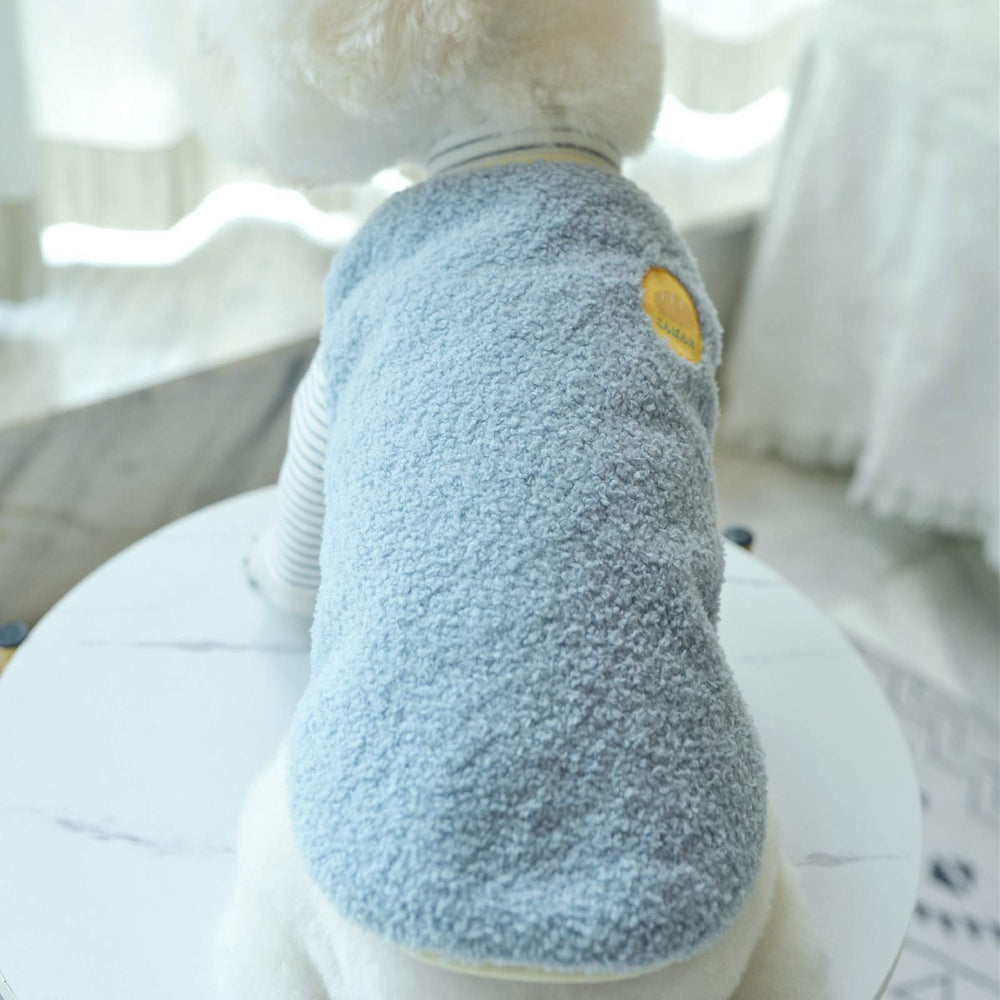 Loyanyy fleece closeup reveals soft, skin-friendly lining for comfortable wear.