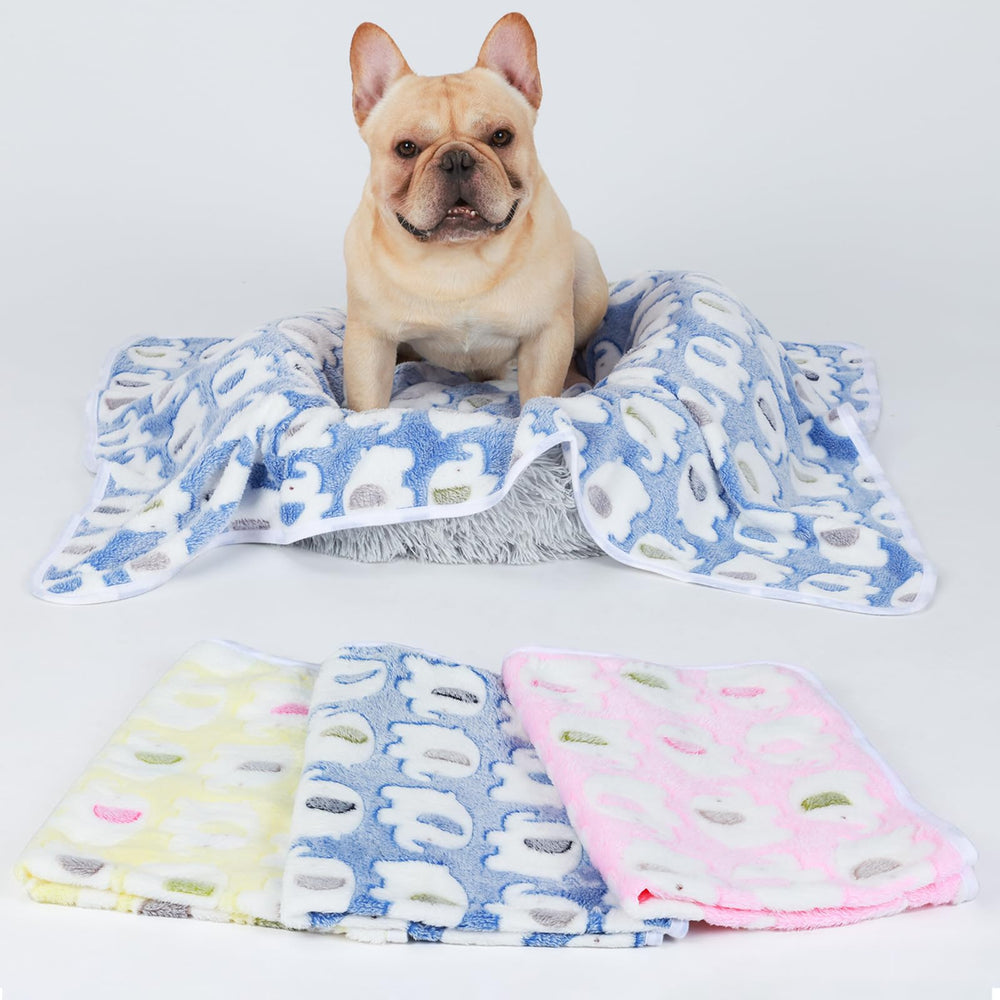 Luciphia machine-washable pet blanket is easy to clean.
