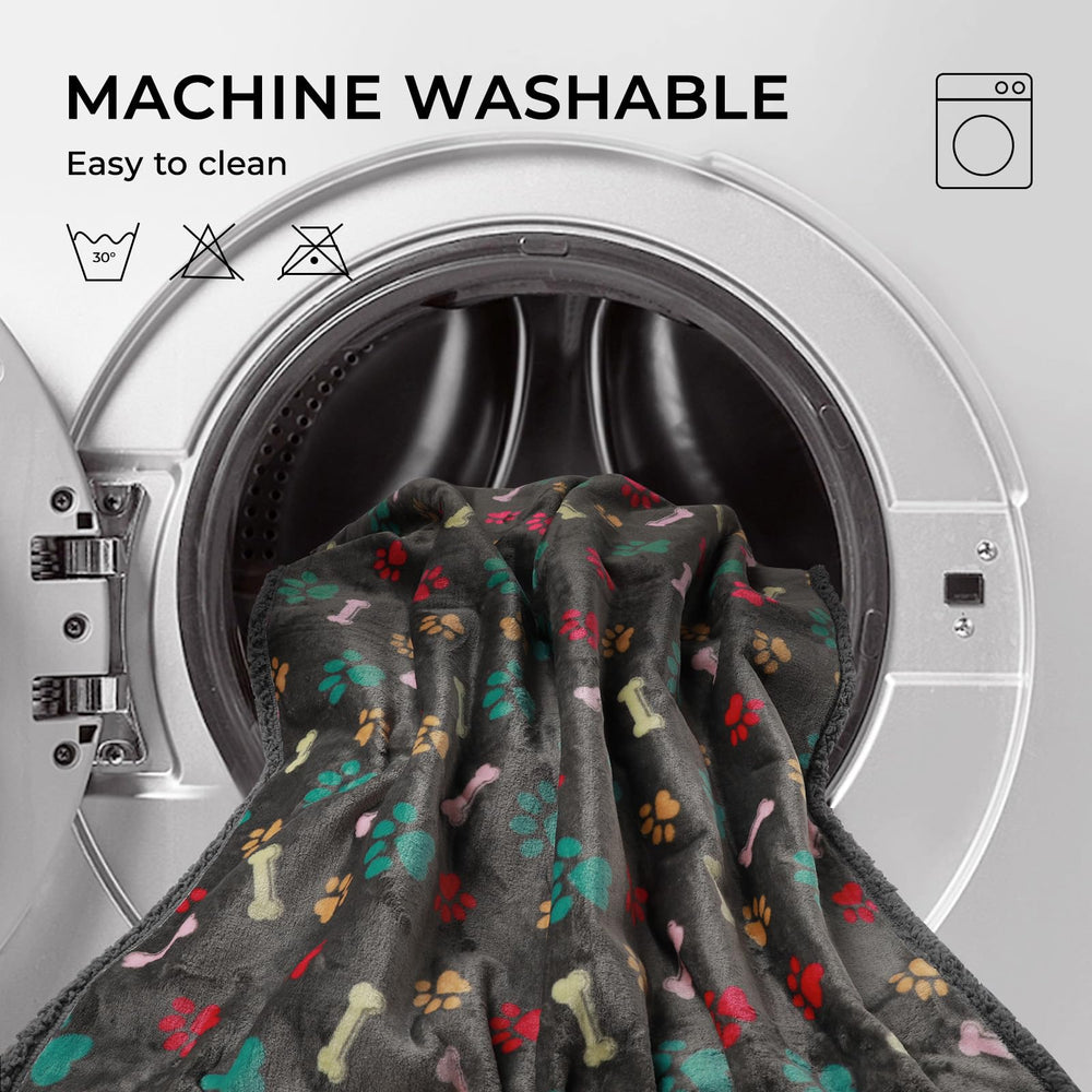 Luciphia blanket machine washable for simple cleaning after play.