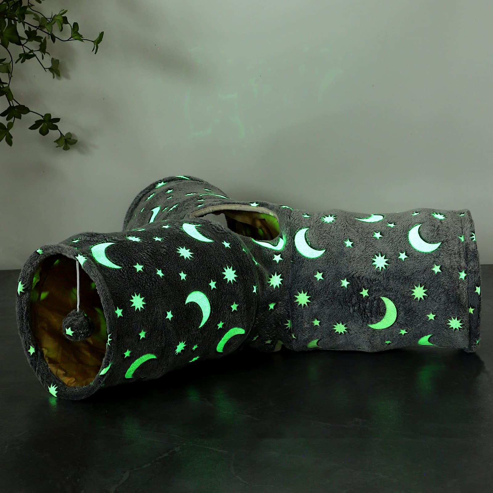 LUCKITTY Cat Tube Tunnel collapsible for convenient storage and travel.