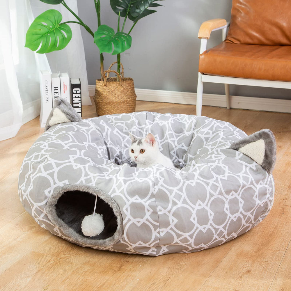 LUCKITTY full-moon center mat provides a cozy lounging spot.