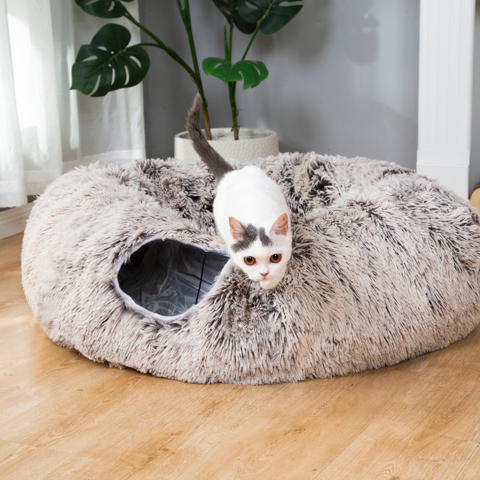 LUCKITTY Collapsible tunnel makes storage quick and mess-free between uses