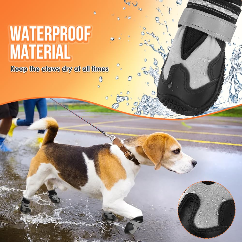 Lukovee leather exterior protects paws against wind and cold.