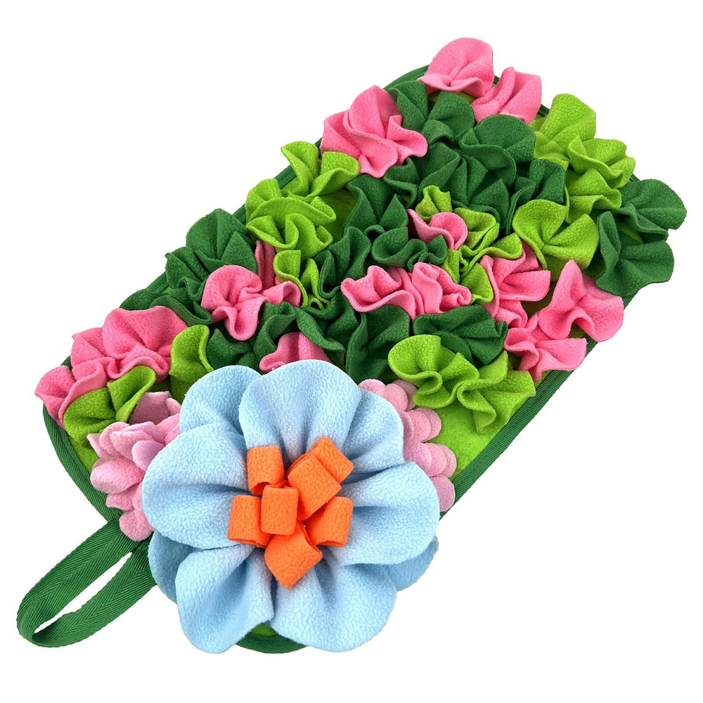 LWINGFLYER foraging mat-green-playtime captures multi-pet enrichment in action