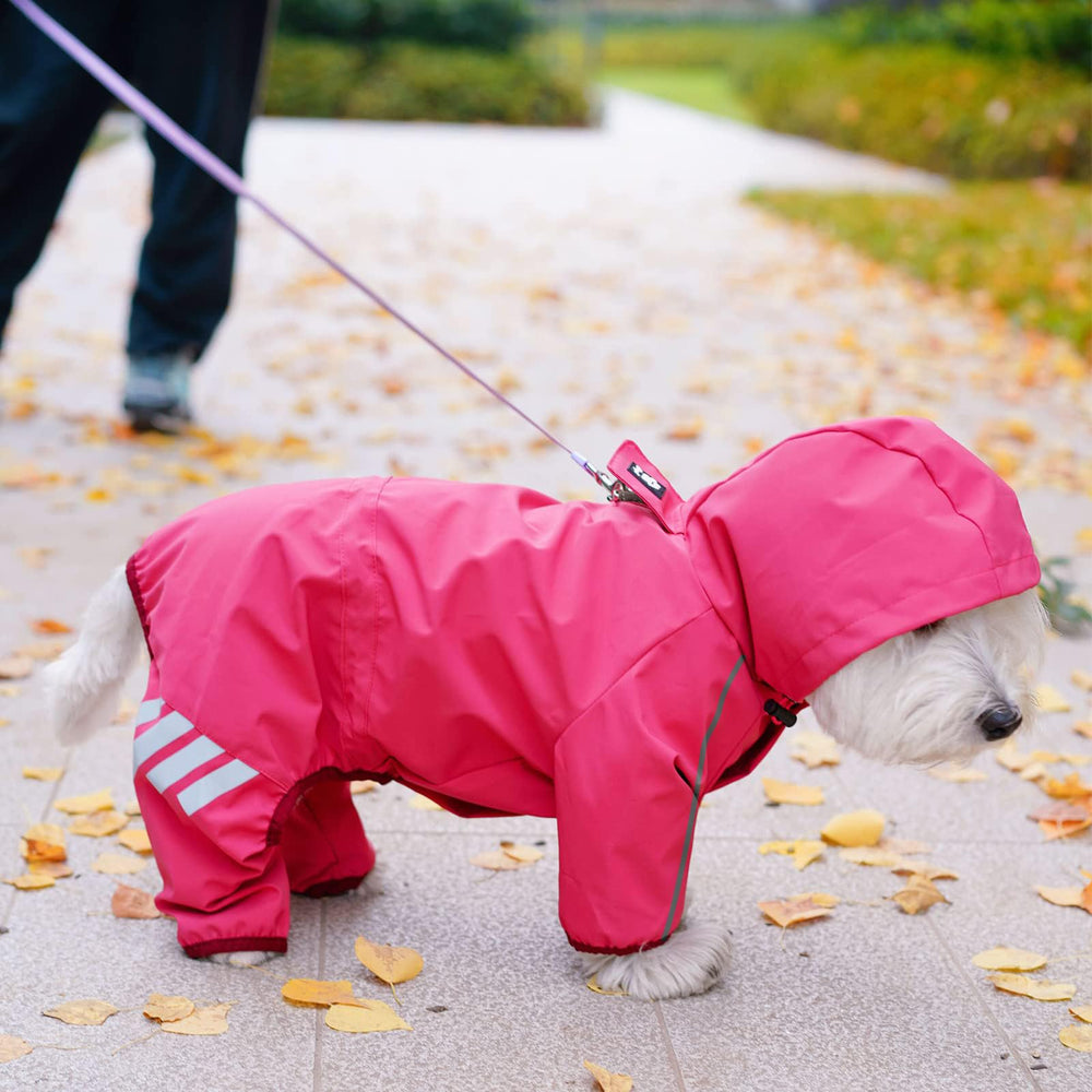 Mabawa raincoat with reflective strips boosts night-time visibility