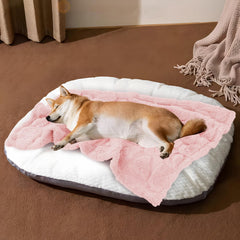 MACEVIA travel blanket is lightweight for on-the-go comfort.