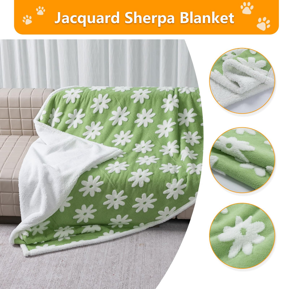 Maidewow lightweight blanket ideal for travel and outdoor use.