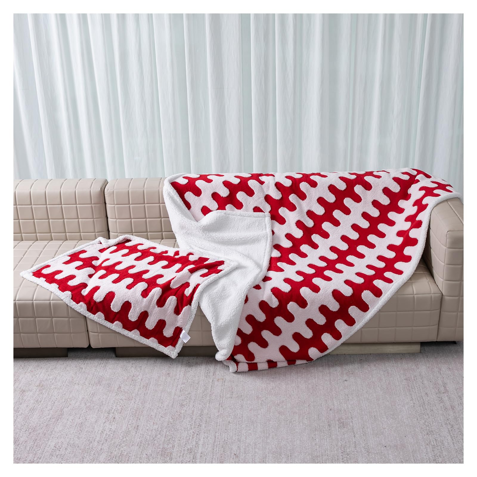Maidewow lightweight blanket ideal for travel, hotel stays, and outdoor outings.