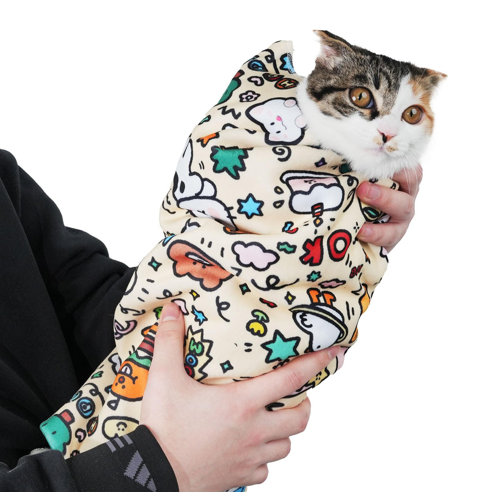 maiwoste elephant cat wrap open on cat during grooming