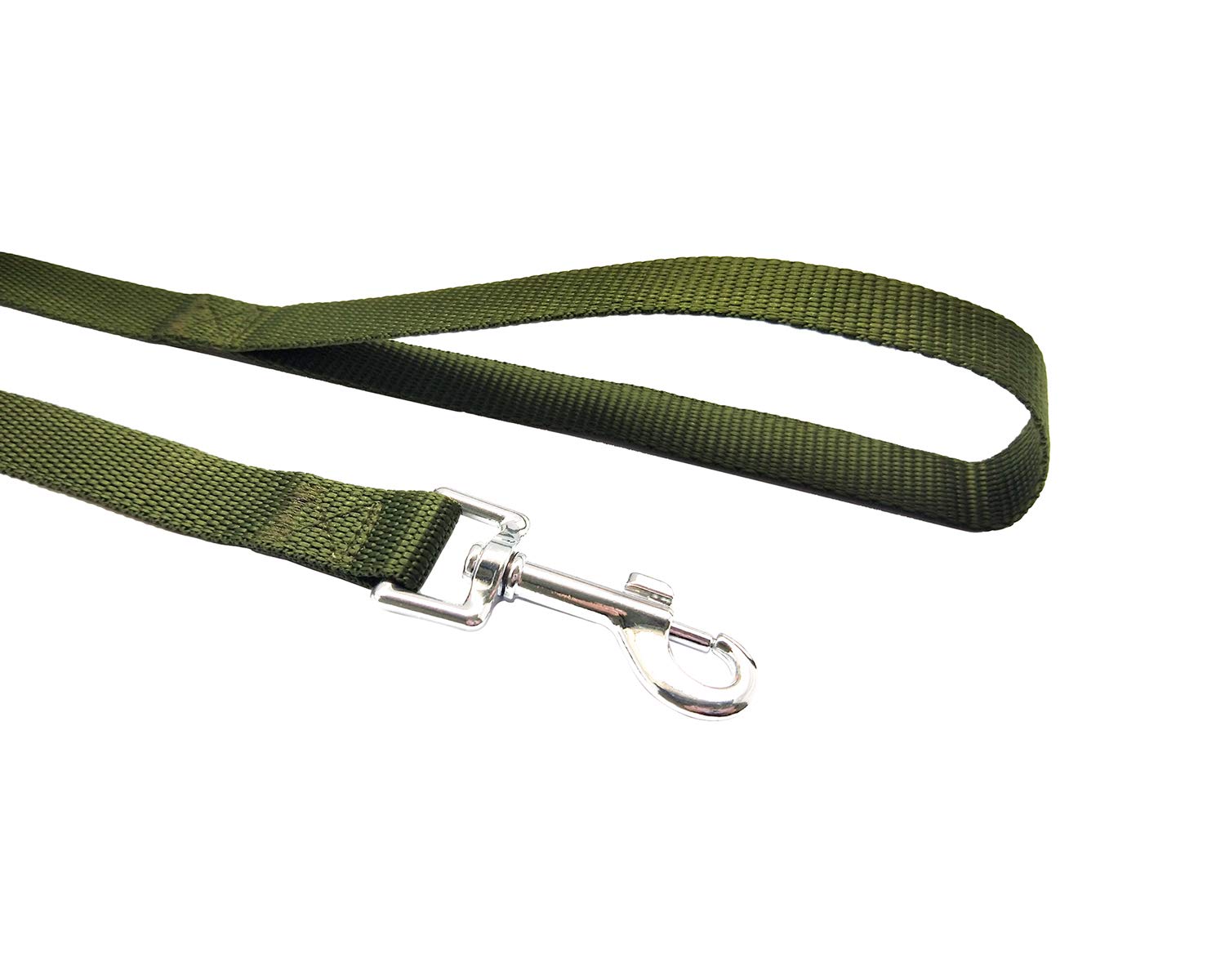 MANDAO camping and beach leash offers safe exploration in open spaces.