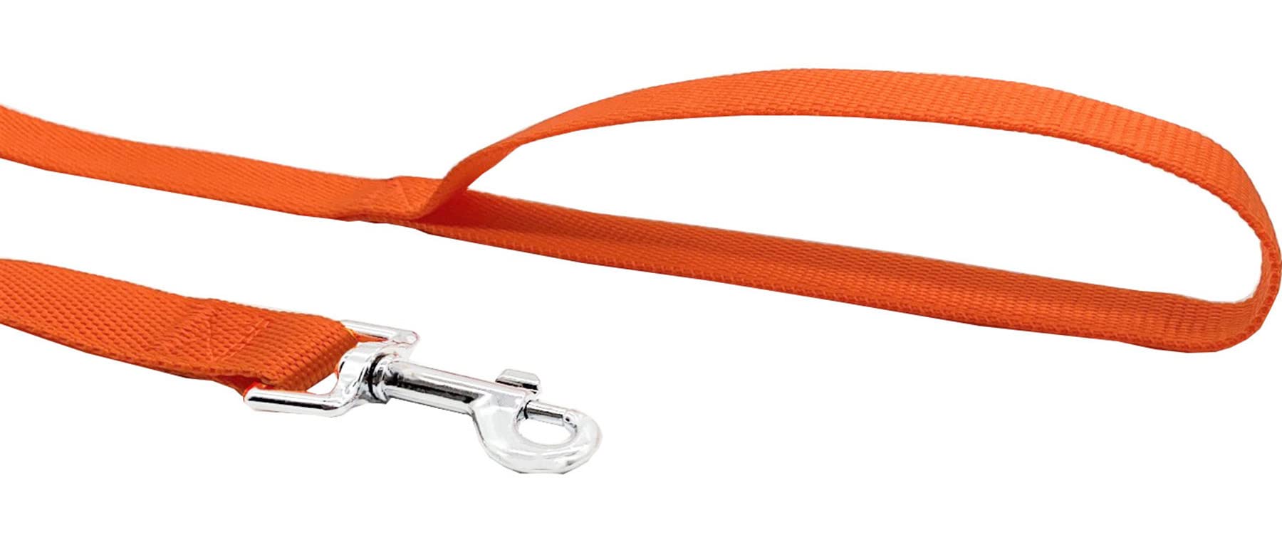 Mandao nylon long leash ideal for camping, beach, and backyard adventures