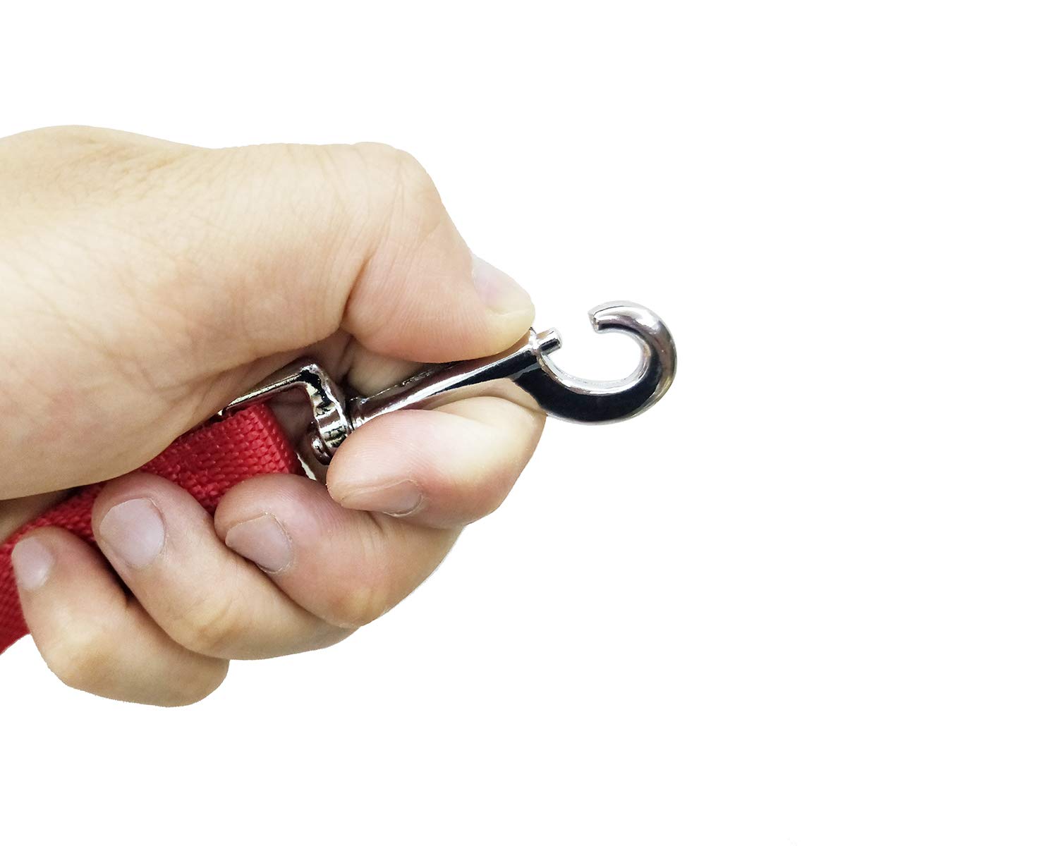 Mandao red long lead outdoors with durable nylon for recall sessions.